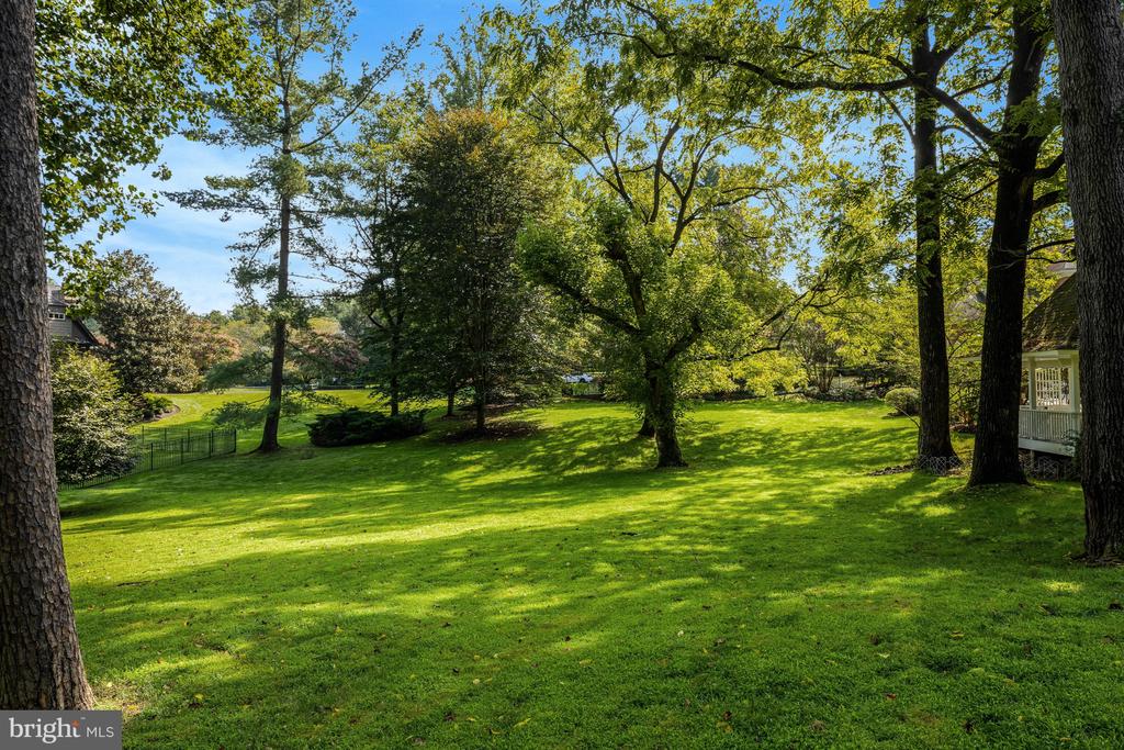 216 RIVER PARK DRIVE