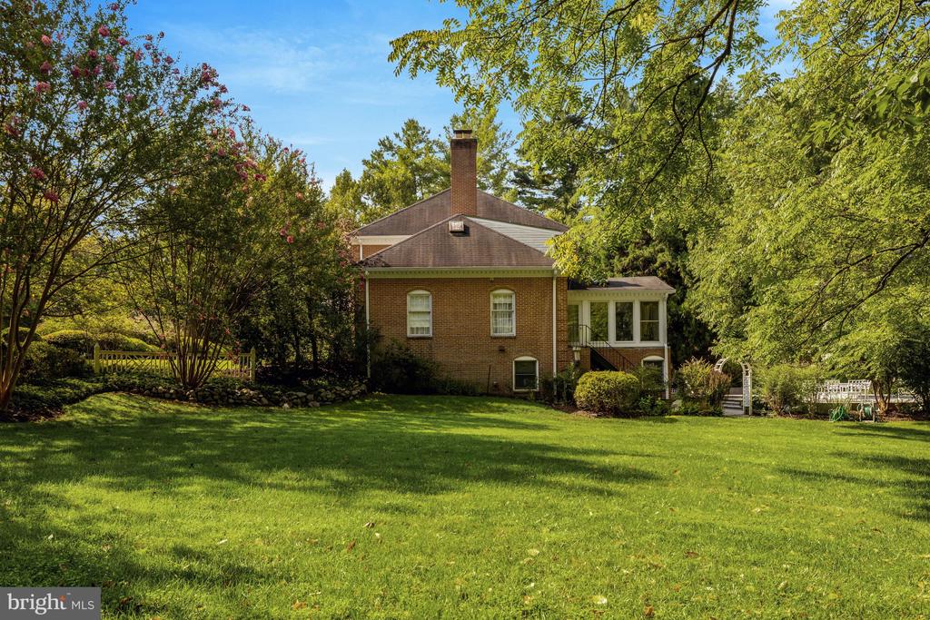 216 RIVER PARK DRIVE