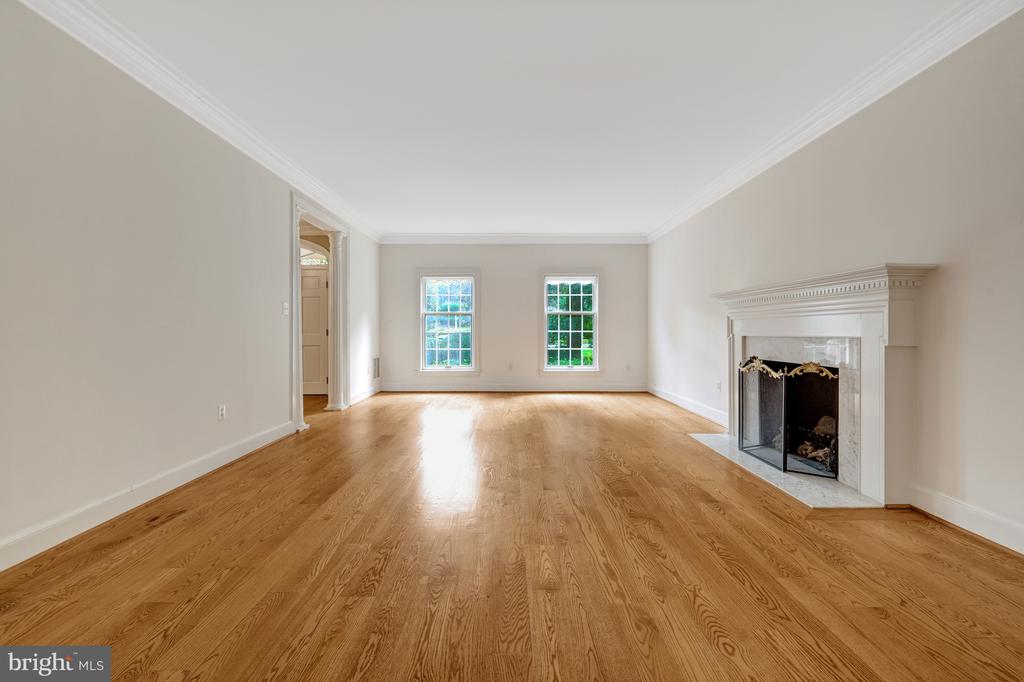 216 RIVER PARK DRIVE
