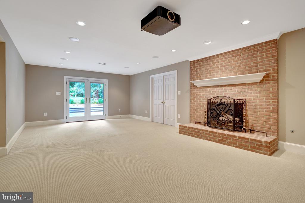 216 RIVER PARK DRIVE