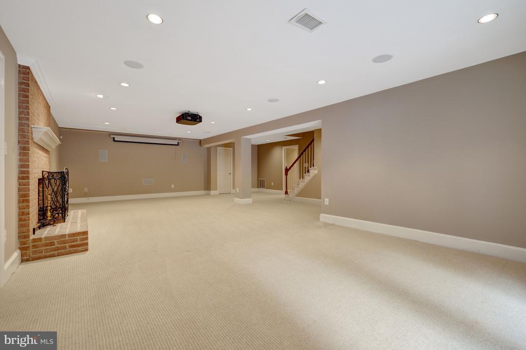 216 RIVER PARK DRIVE