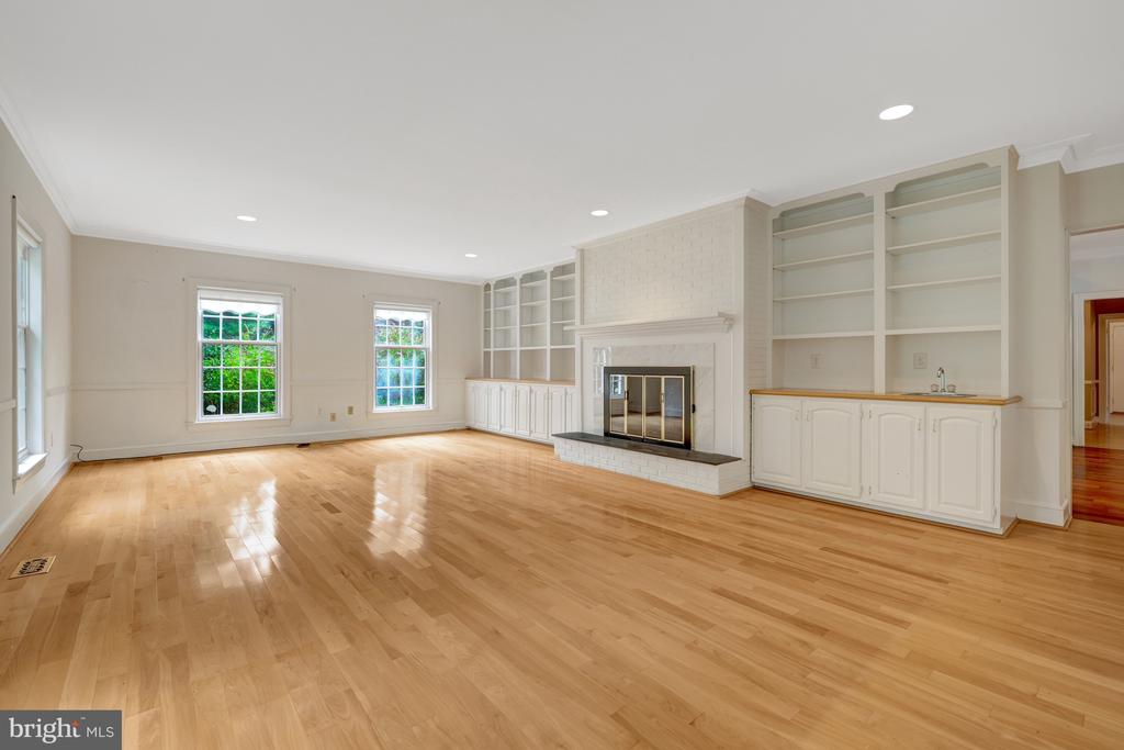 216 RIVER PARK DRIVE