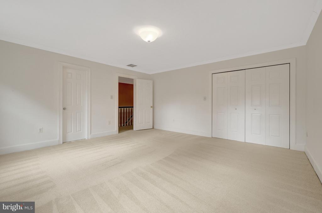 216 RIVER PARK DRIVE