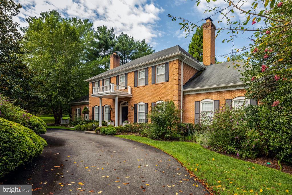 216 RIVER PARK DRIVE