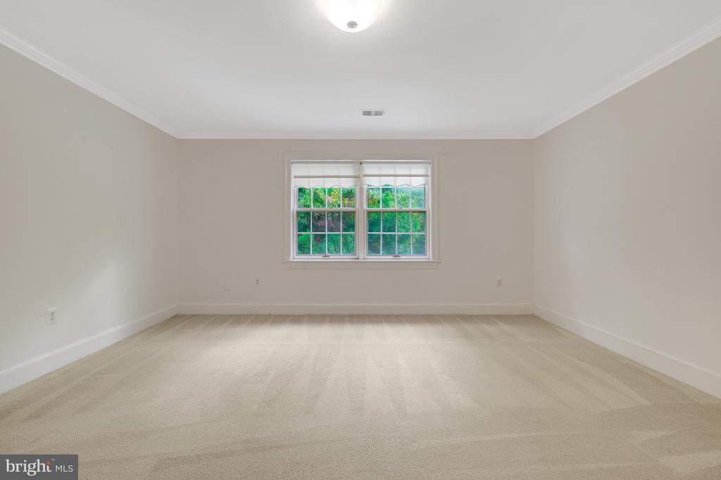 216 RIVER PARK DRIVE