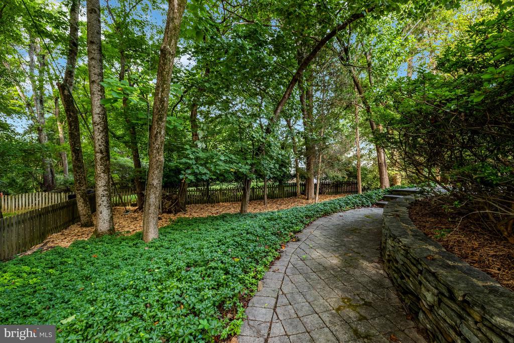 920 HOLLY RUN COURT