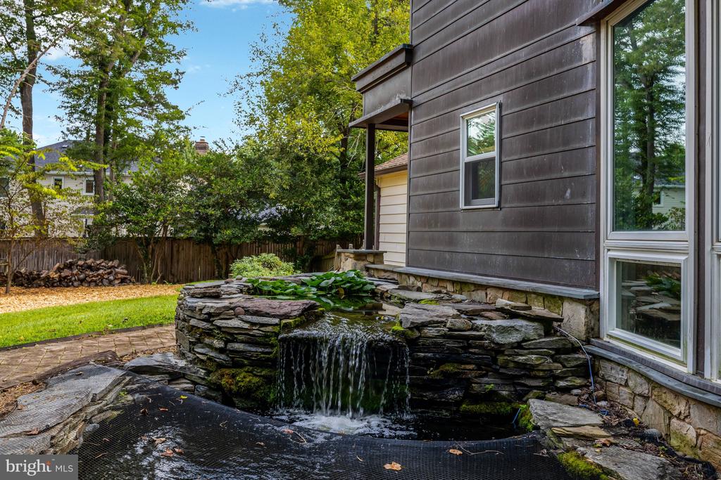920 HOLLY RUN COURT
