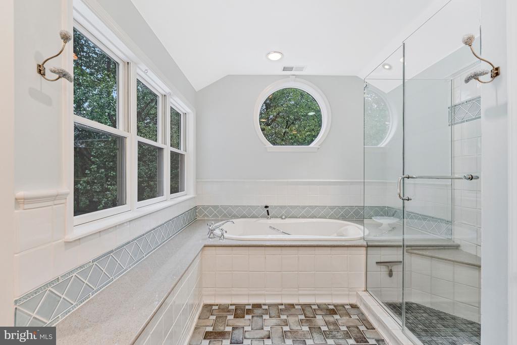 920 HOLLY RUN COURT