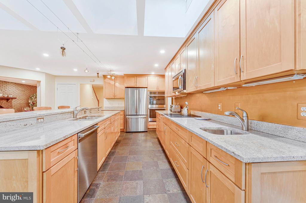 920 HOLLY RUN COURT