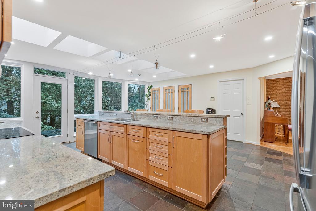 920 HOLLY RUN COURT
