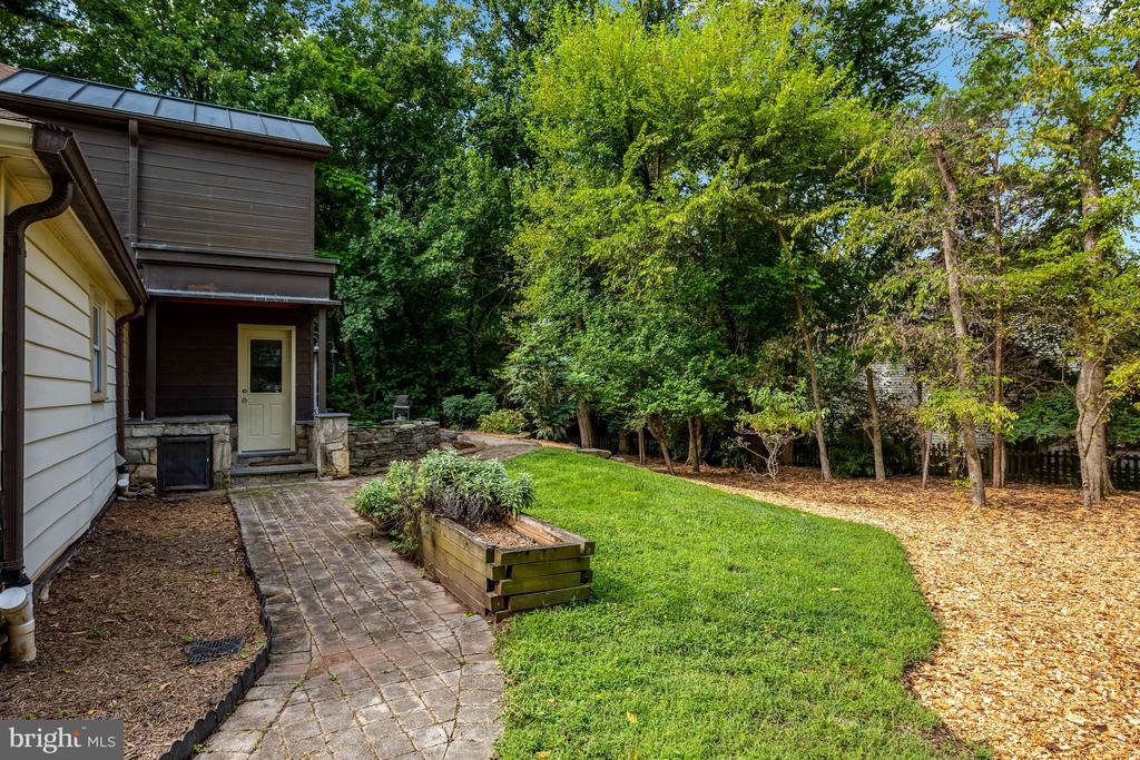920 HOLLY RUN COURT