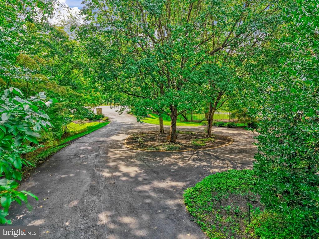 501 SENECA GREEN WAY
