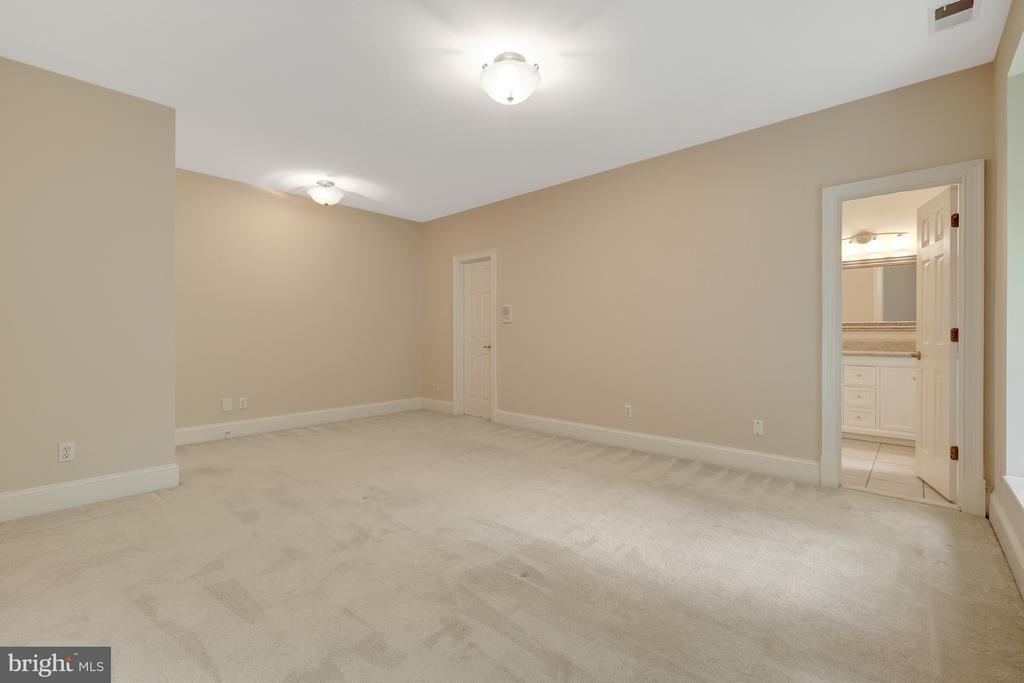501 SENECA GREEN WAY
