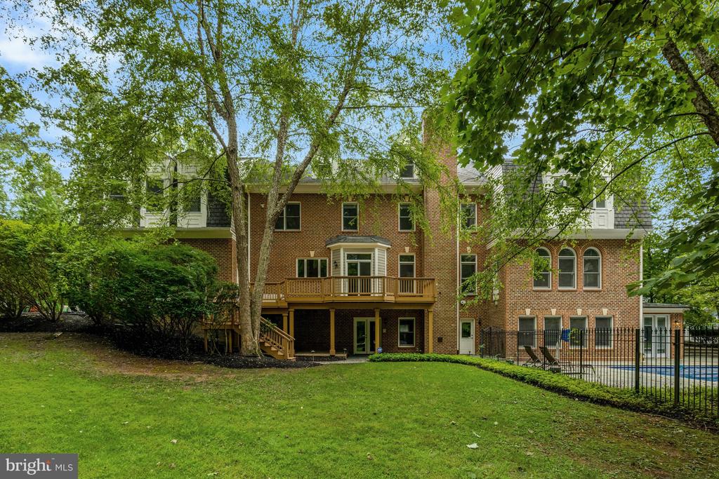 501 SENECA GREEN WAY