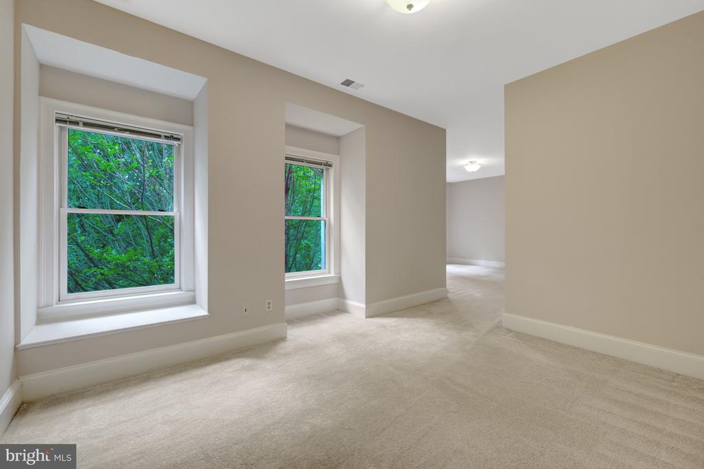 501 SENECA GREEN WAY