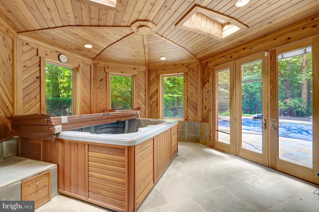 501 SENECA GREEN WAY