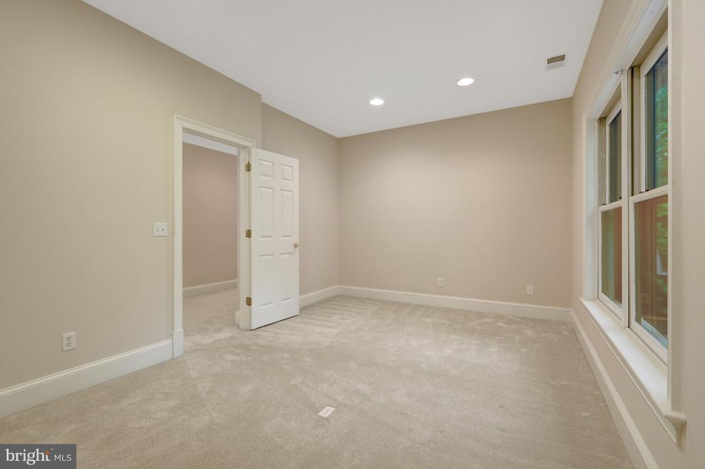 501 SENECA GREEN WAY