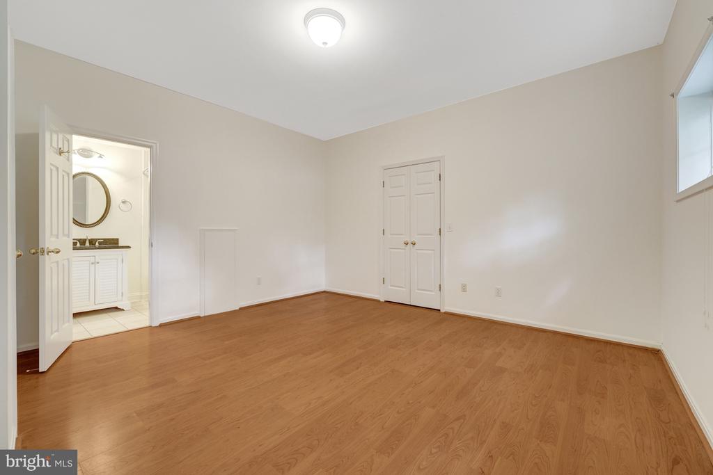 501 SENECA GREEN WAY