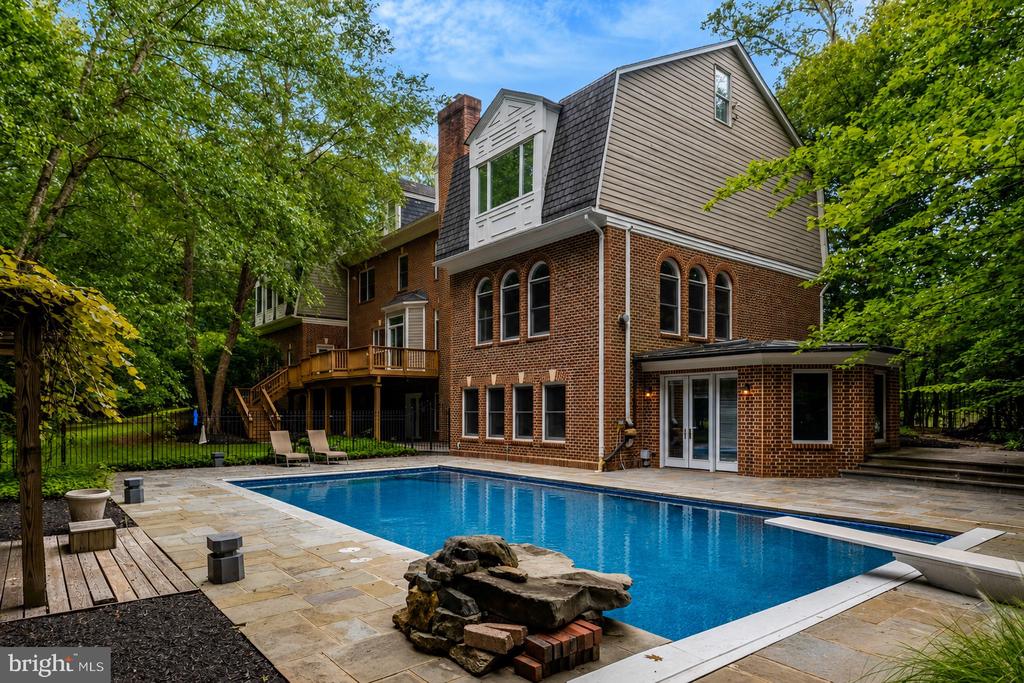 501 SENECA GREEN WAY