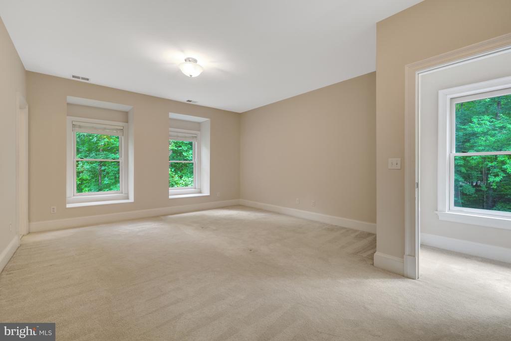 501 SENECA GREEN WAY