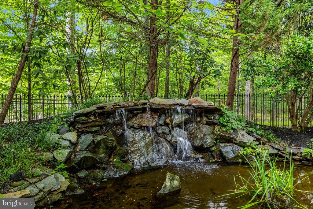501 SENECA GREEN WAY