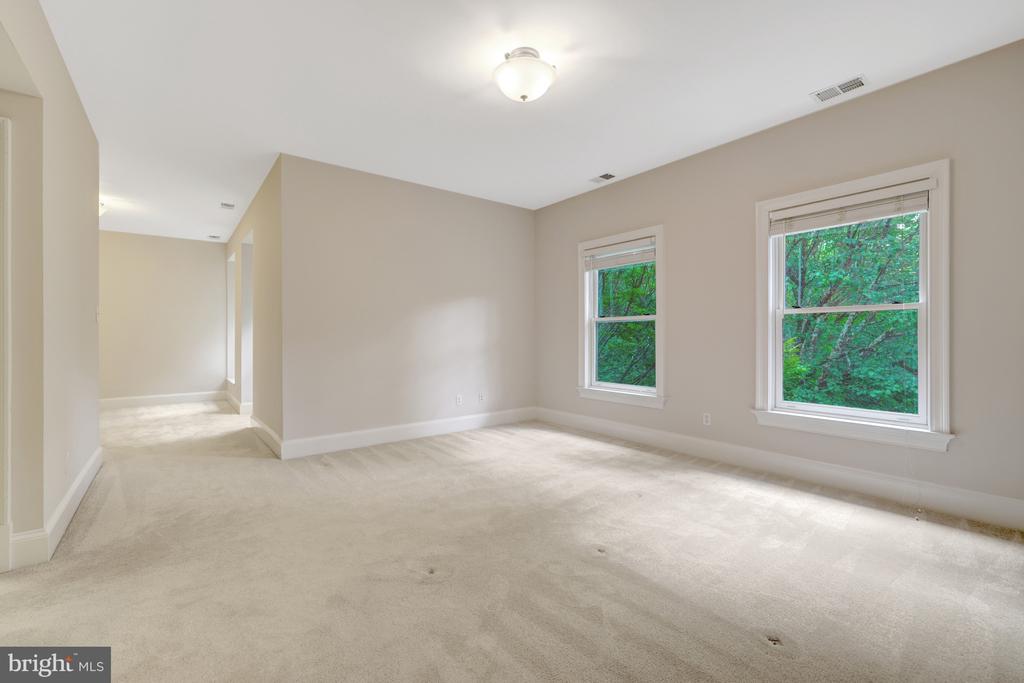 501 SENECA GREEN WAY