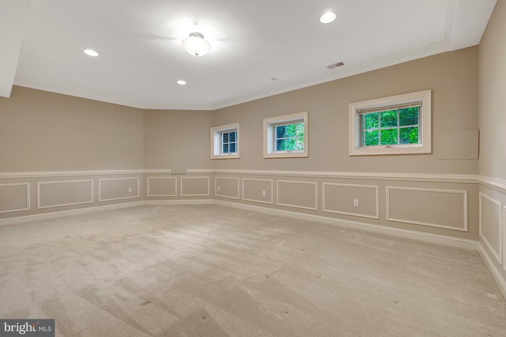 501 SENECA GREEN WAY