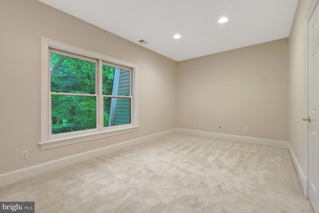501 SENECA GREEN WAY