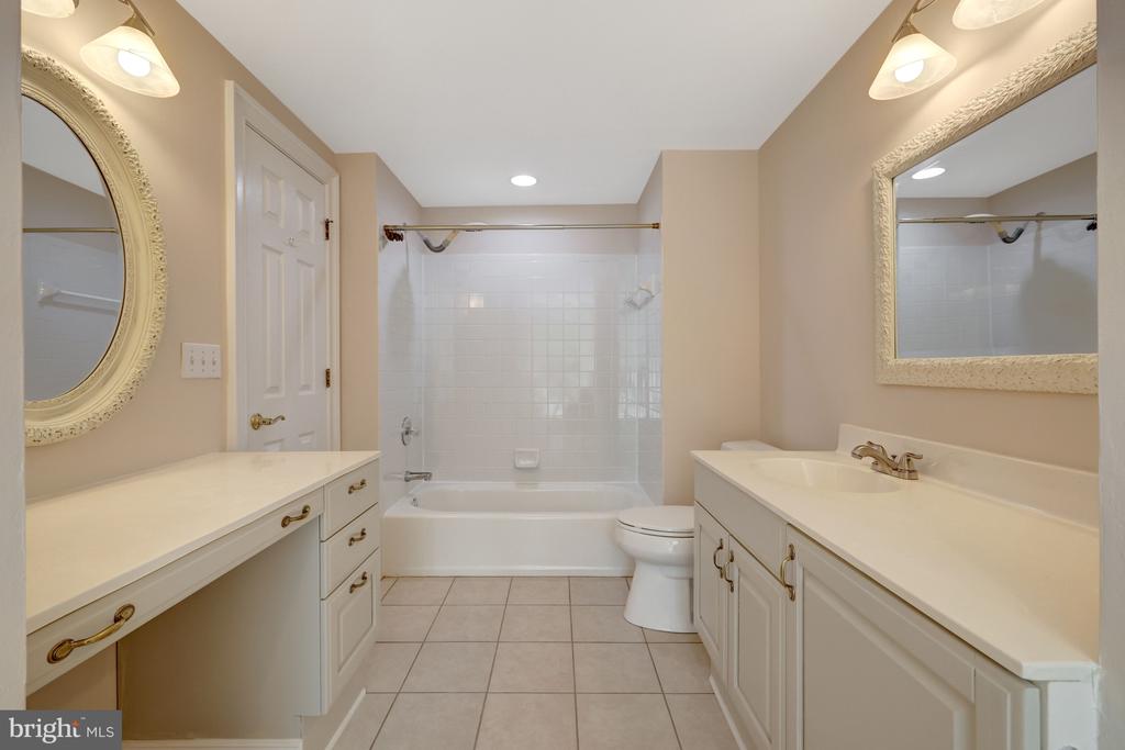 501 SENECA GREEN WAY