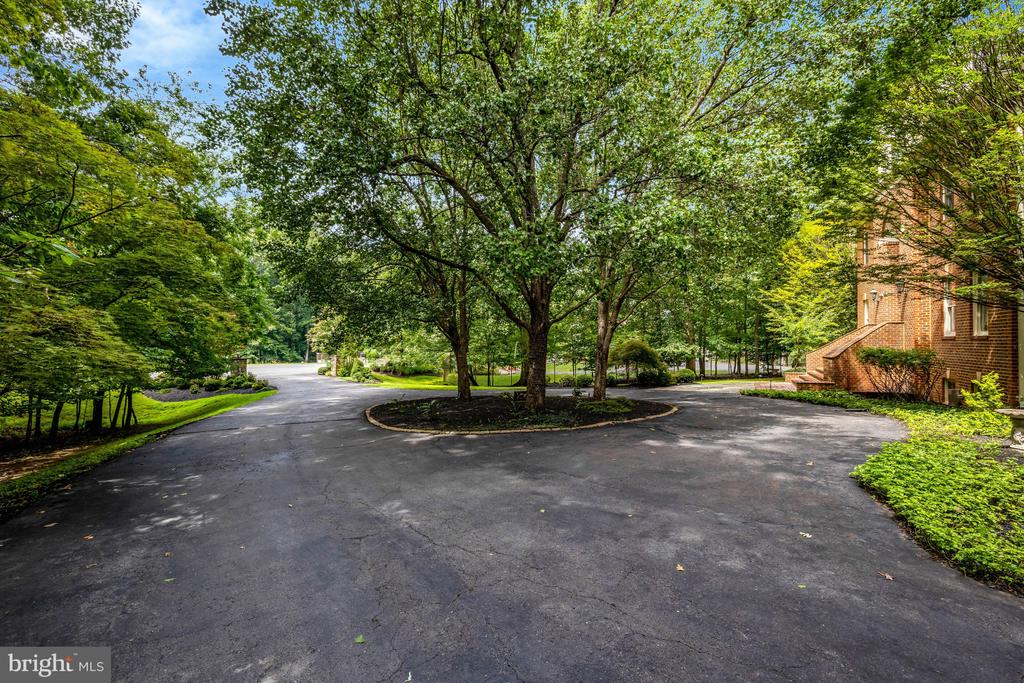 501 SENECA GREEN WAY