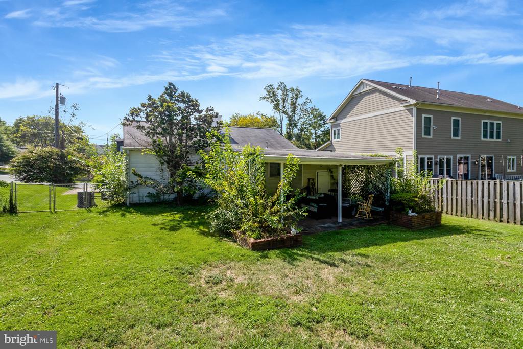 2214 BOXWOOD DRIVE