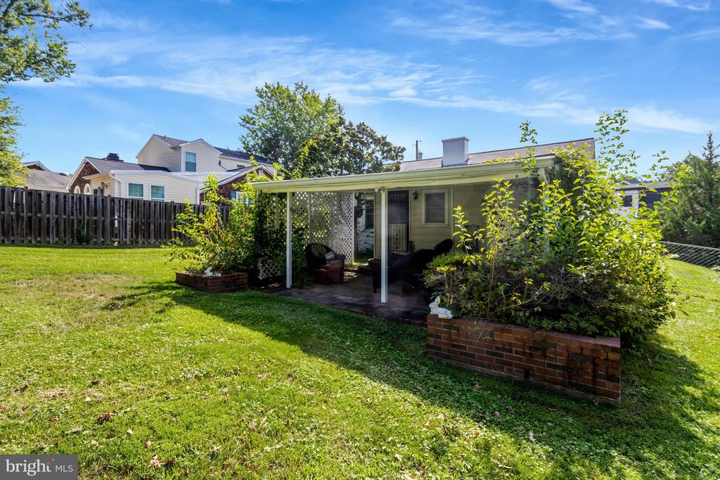 2214 BOXWOOD DRIVE
