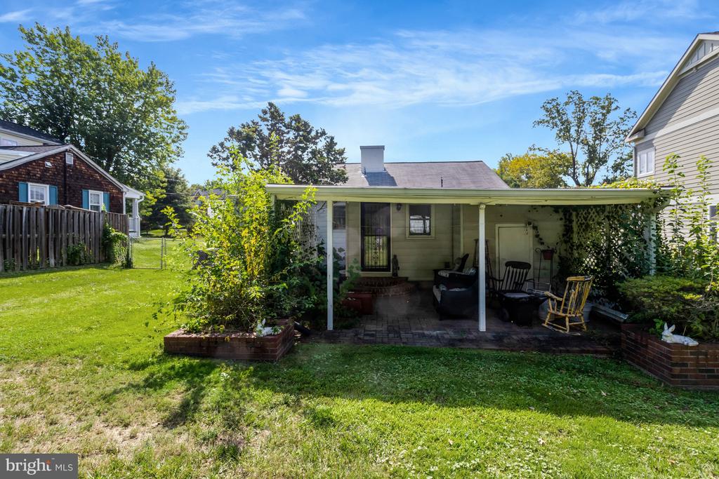 2214 BOXWOOD DRIVE