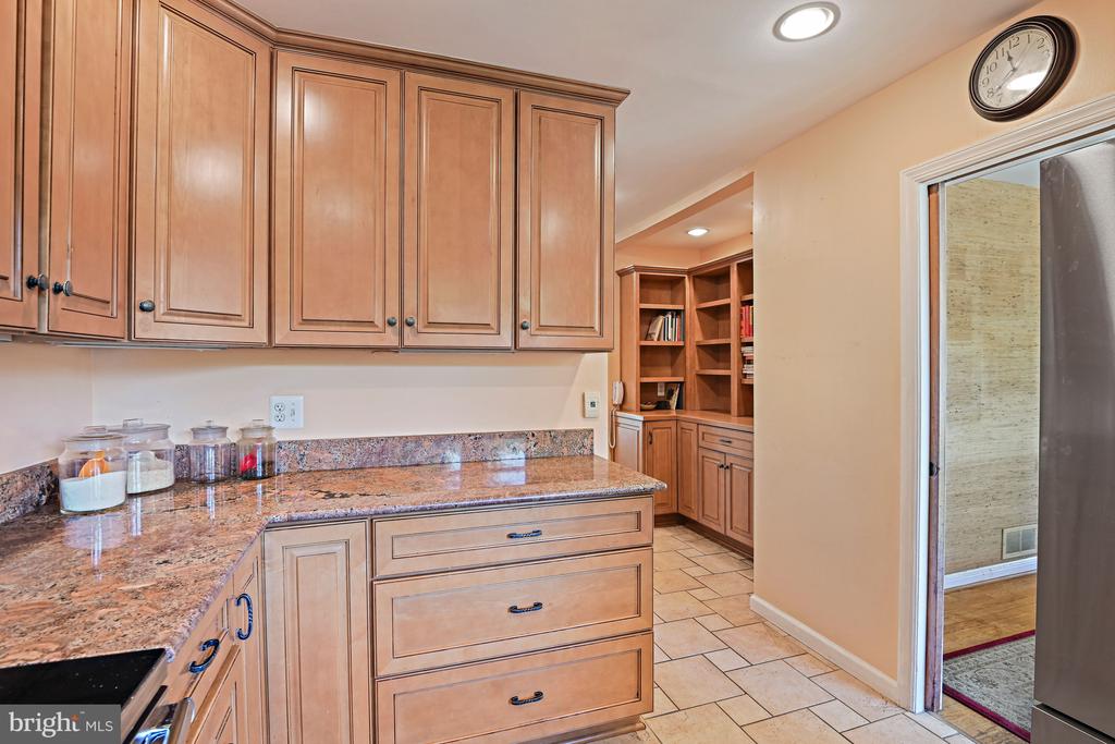 1438 WAGGAMAN CIRCLE