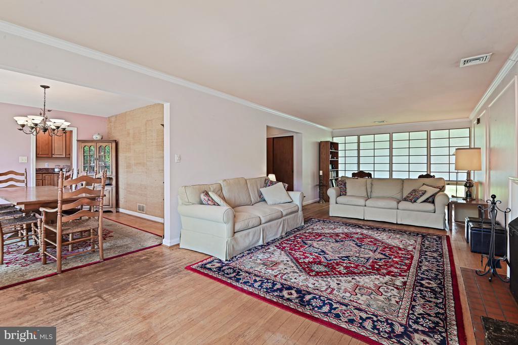 1438 WAGGAMAN CIRCLE