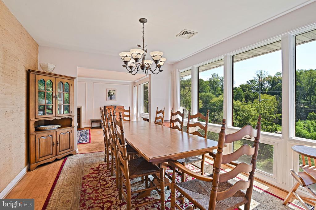 1438 WAGGAMAN CIRCLE
