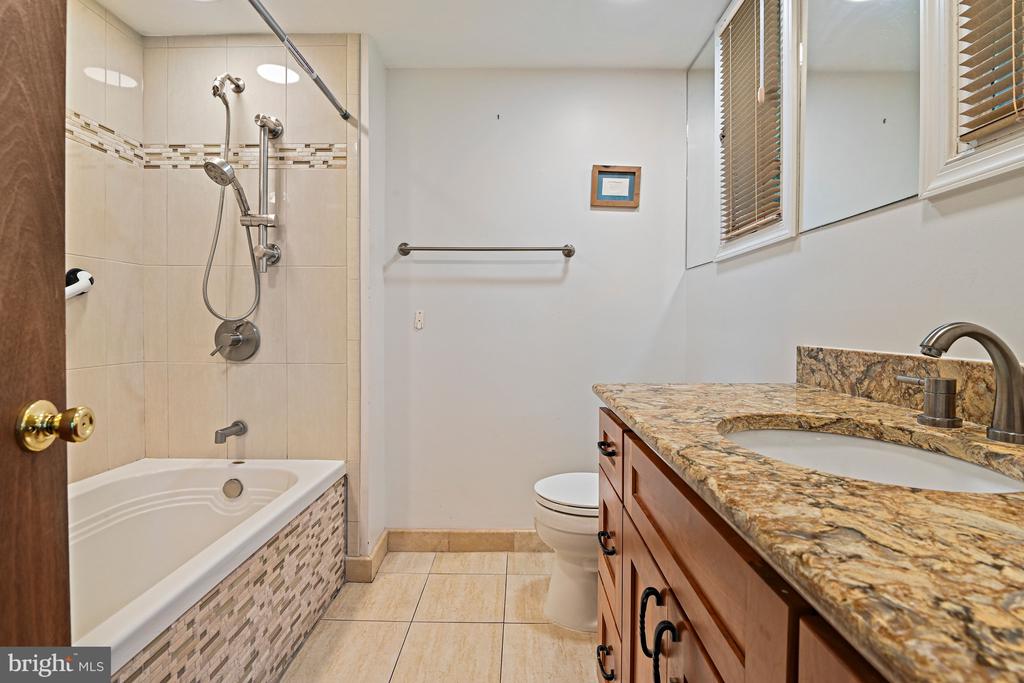 1438 WAGGAMAN CIRCLE