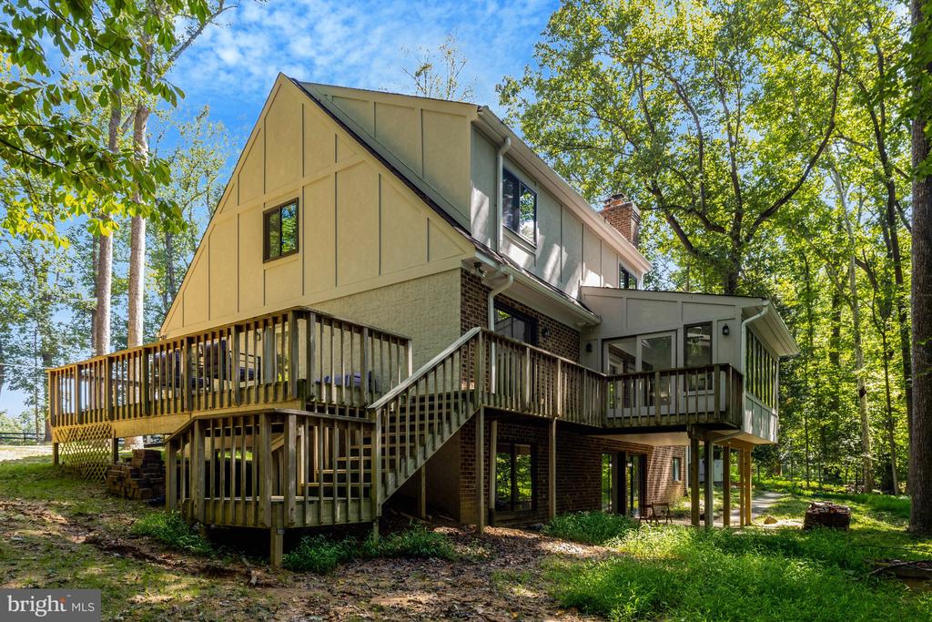 9982 BLACKBERRY LANE