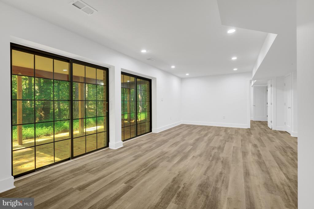 9982 BLACKBERRY LANE
