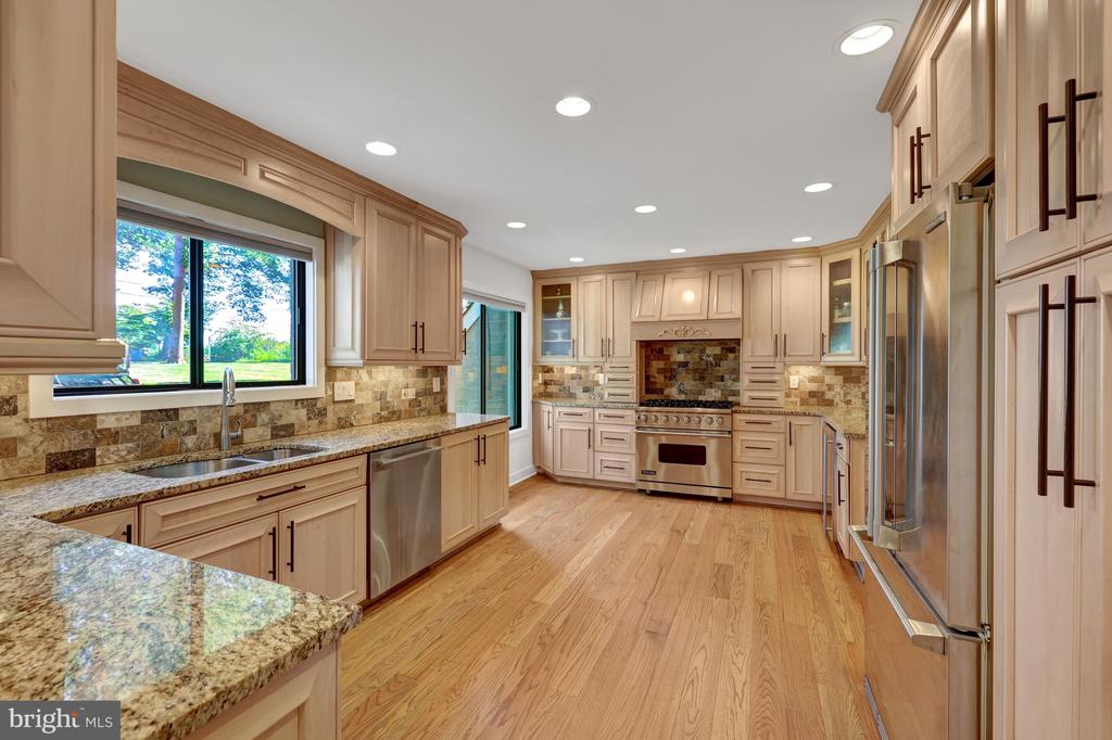 9982 BLACKBERRY LANE