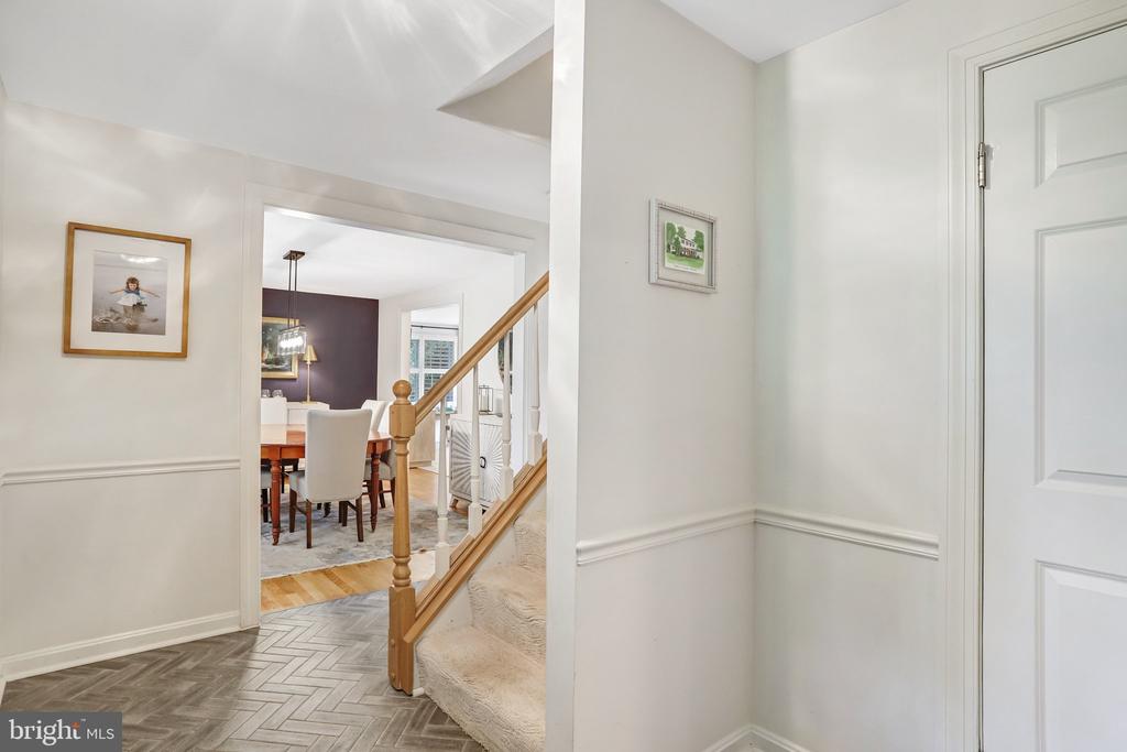 907 CANTLE LANE
