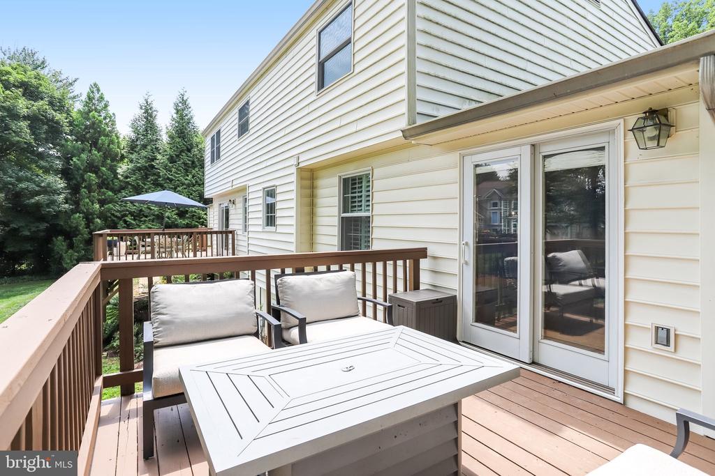 907 CANTLE LANE