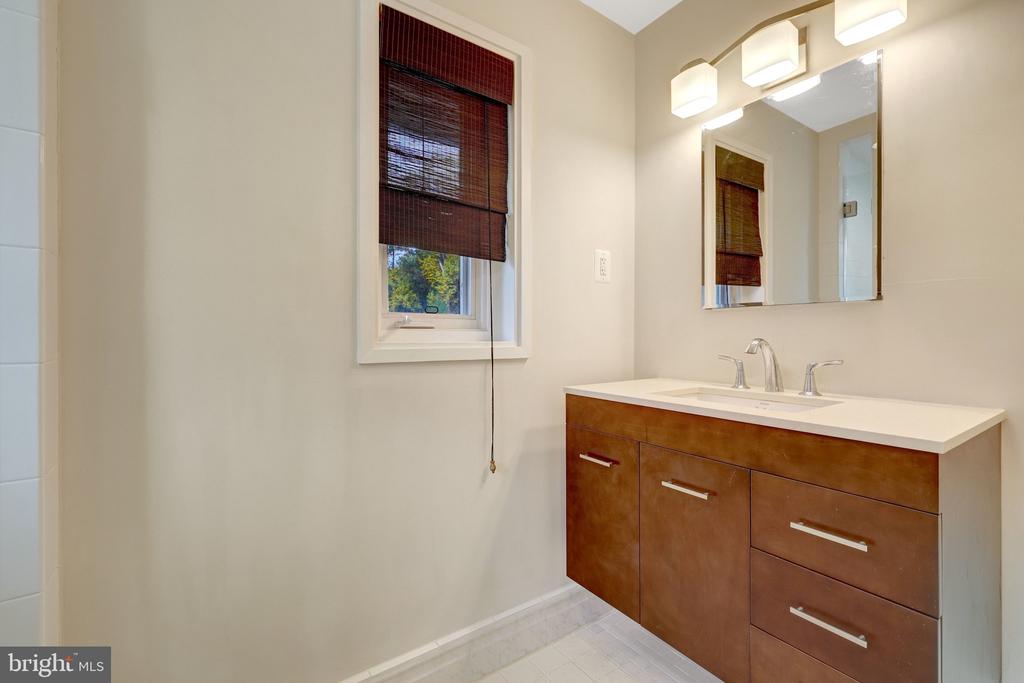125 COMMONAGE DRIVE