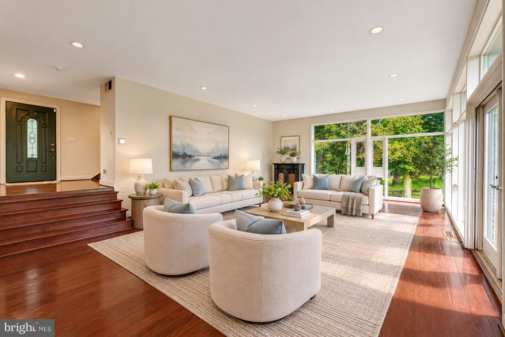 125 COMMONAGE DRIVE