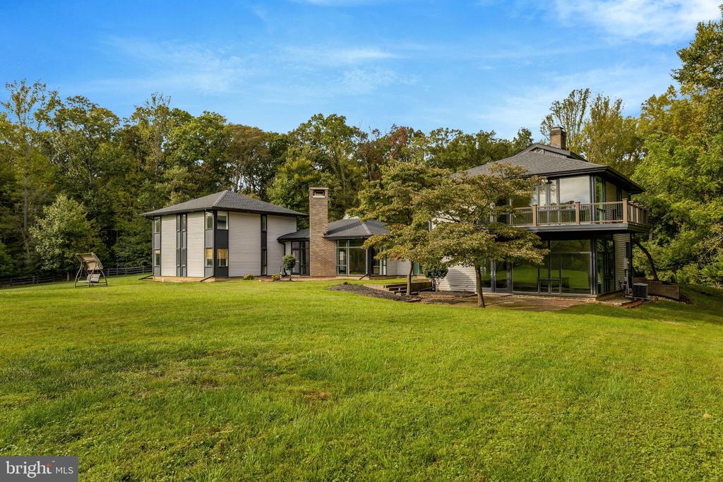 125 COMMONAGE DRIVE