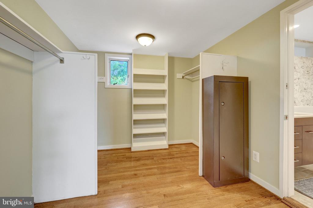 125 COMMONAGE DRIVE