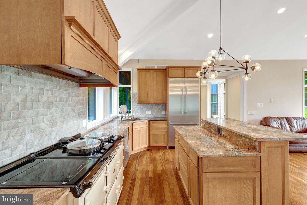 125 COMMONAGE DRIVE