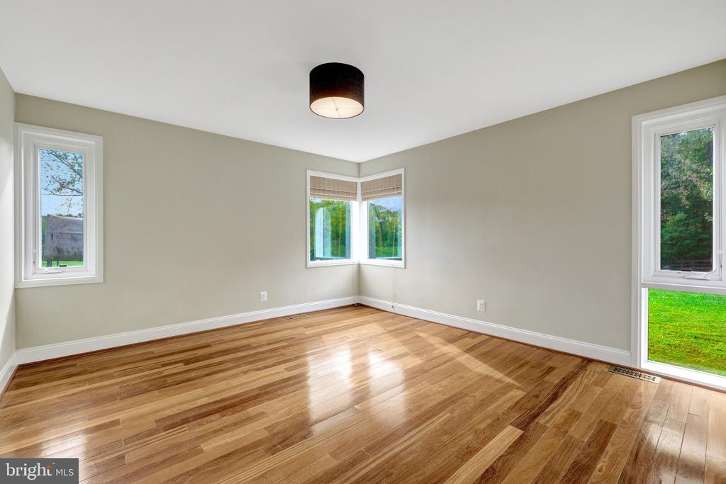 125 COMMONAGE DRIVE