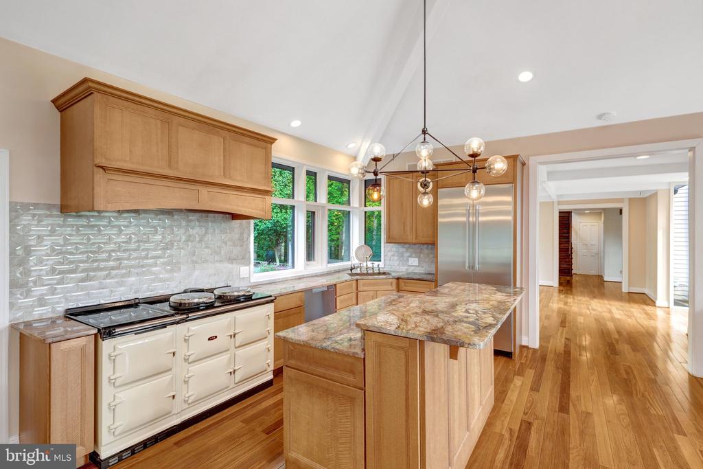125 COMMONAGE DRIVE