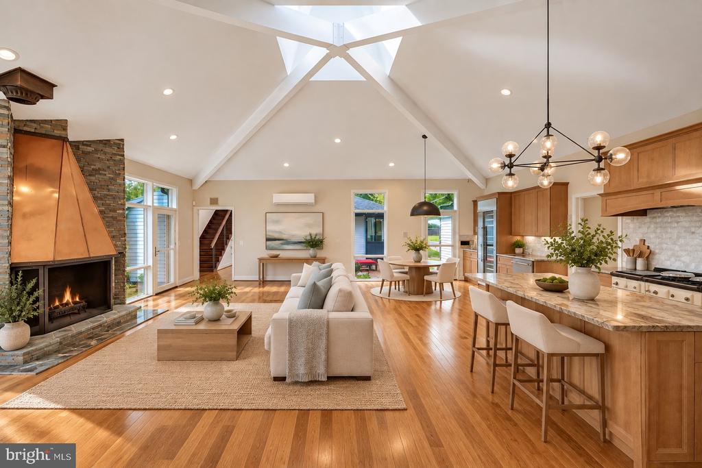 125 COMMONAGE DRIVE